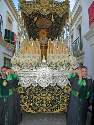  Tradición, historia y devoción,la Vera-Cruz protagoniza el Jueves Santo en Alcalá del Río 
