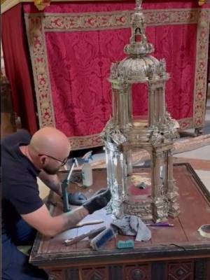 Así se prepara la Catedral de Sevilla para la procesión del Corpus Christi
