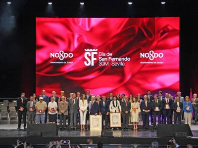 Sevilla reconoce la excelencia de sus ciudadanos e instituciones en la festividad de San Fernando