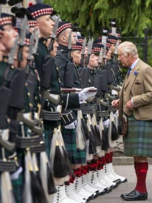 Edimburgo rinde homenaje a sus Fuerzas Armadas en una multitudinaria jornada de reconocimiento ciudadano 