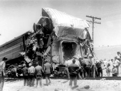 El choque de trenes en la estacion del Cuervo .