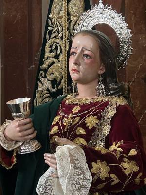 La Hermandad  de la Vera-cruz de Alcalá del  Río,acomete la conservación y restauración del Niño Jesús y Santa María Magdalena y confía la intervención a Manuel Mazuecos García