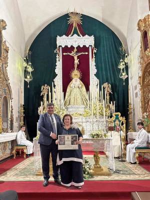 La Capilla de San Gregorio acoge los solemnes cultos de acción de gracias en honor de la Madre de Dios y Reina de Alcalá del Río, en una efeméride que aúna historia, patrimonio artístico y devoción mariana.
