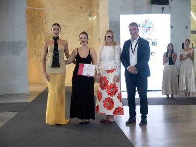 Entrega del primer premio del XX Certamen Crea SVQ Joven en la Real Fábrica de Artillería de Sevilla.