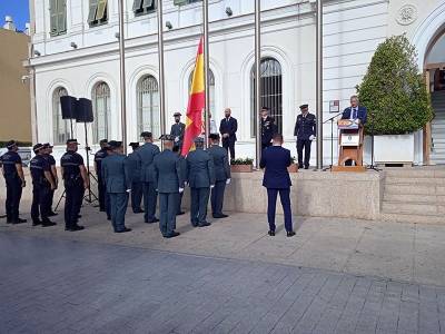 El Puerto de Santa María conmemora la Fiesta Nacional con un solemne homenaje a la bandera y a los caídos por España
