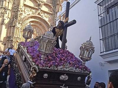 La fe, el patrimonio y la tradición cofrade de Arcos brillan en una Magna extraordinaria