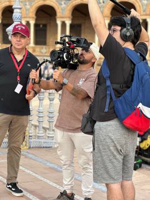 Rodaje de «De cine» en la plaza de España de Sevilla.