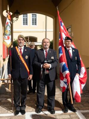  Sevilla rinde homenaje a los veteranos del Regimiento de Infantería Soria 9 en Sevilla 